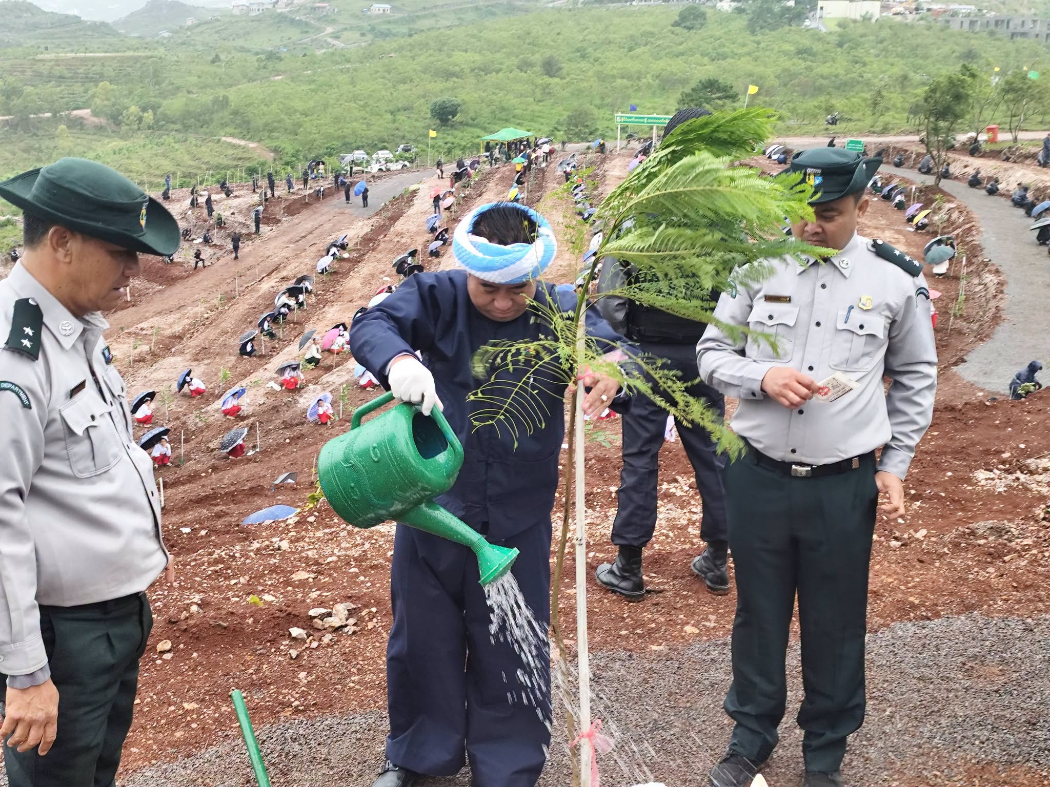 ဘုရားကျိန်းကျေးရွာတွင် ၂၀၂၆-၂၀၂၇ ဘဏ္ဍာနှစ် ရှမ်းပြည်နယ်အစိုးရအဖွဲ့၏ ရက်(၁၀၀) စီမံချက်ဖြင့် လျှပ်စစ်မီးဖွင့်ပွဲ အခမ်းအနား ကျင်းပ